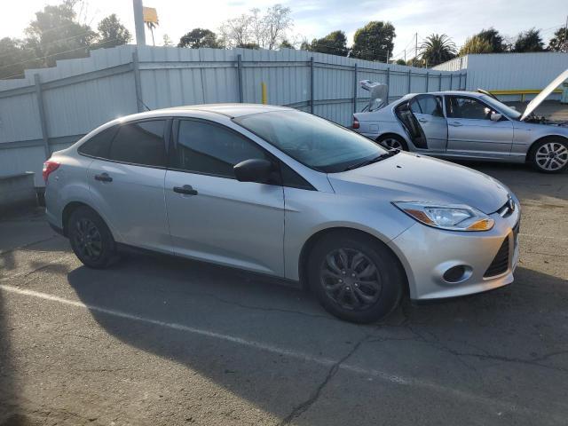 Снимка 4 от търг – 2013 FORD FOCUS S с VIN 1FADP3E27DL178118