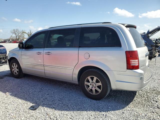Photo 2 from auction – 2010 CHRYSLER TOWN & COU with VIN 2A4RR5D17AR492279