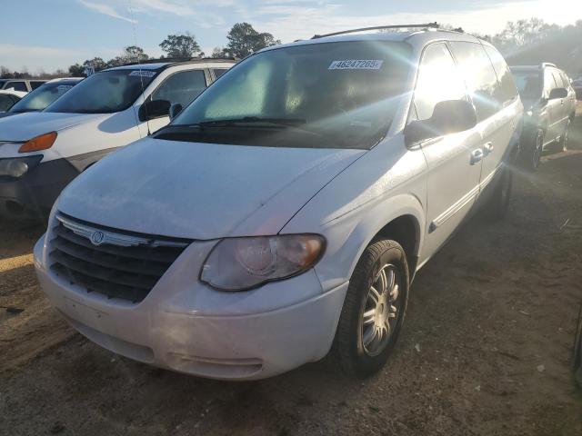 Photo 1 from auction – 2005 CHRYSLER TOWN & COU with VIN 2C4GP54L05R490836