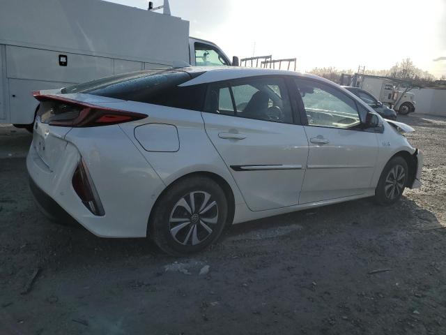 Photo 3 from auction – 2018 TOYOTA PRIUS PRIM with VIN JTDKARFP0J3072038