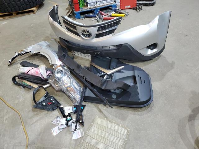 Photo 13 from auction – 2014 TOYOTA RAV4 LE with VIN JTMZFREV1EJ022637