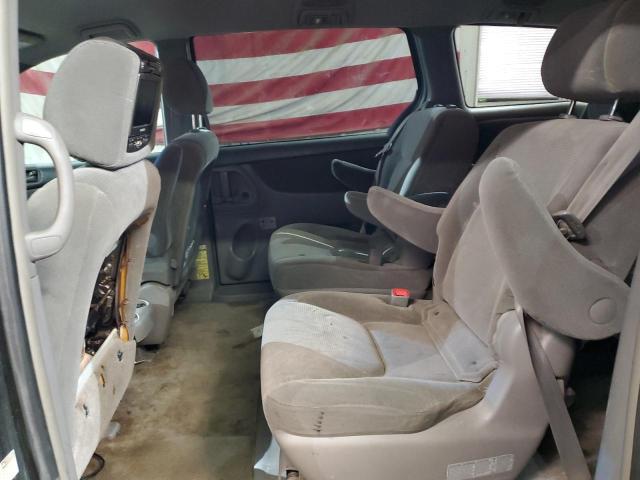 Photo 11 from auction – 2005 TOYOTA SIENNA LE with VIN 5TDBA23C05S054345