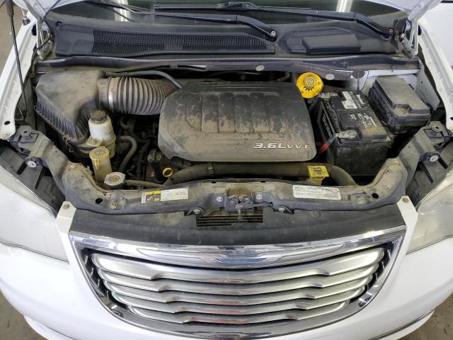 Photo 12 from auction – 2016 CHRYSLER TOWN & COU with VIN 2C4RC1BG8GR157466