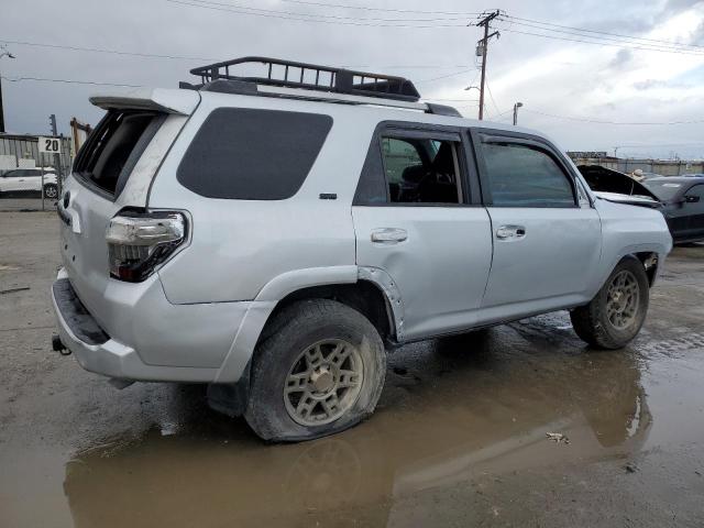 Photo 3 from auction – 2023 TOYOTA 4RUNNER SE with VIN JTEMU5JR9P6174216