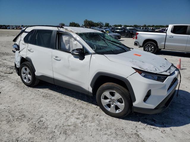 Photo 4 from auction – 2021 TOYOTA RAV4 XLE with VIN 2T3W1RFV6MC137641
