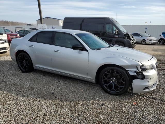 Photo 4 from auction – 2019 CHRYSLER 300 TOURIN with VIN 2C3CCAAG2KH654488