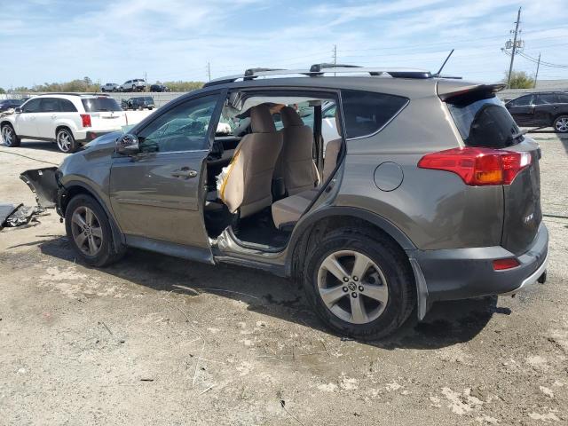 Photo 2 from auction – 2015 TOYOTA RAV4 XLE with VIN JTMRFREV0FD157043
