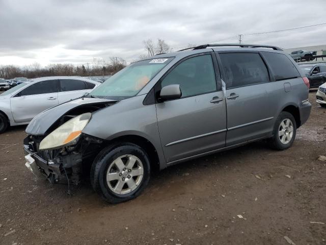 TOYOTA SIENNA XLE 2004 with VIN 5TDZA22C64S019792 - Photo from auction
