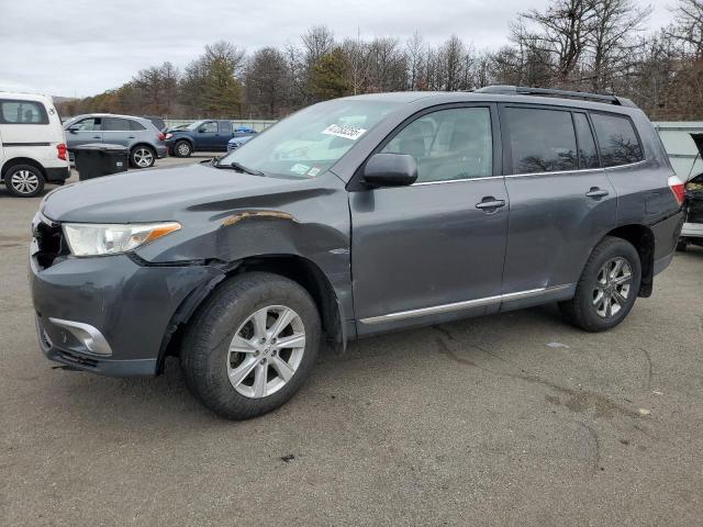 Снимка 1 от търг – 2011 TOYOTA HIGHLANDER с VIN 5TDBK3EH1BS071436