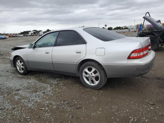 Photo 2 from auction – 2000 LEXUS ES 300 with VIN JT8BF28G9Y5078133