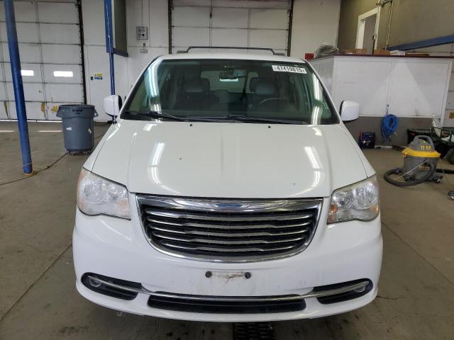 Photo 5 from auction – 2016 CHRYSLER TOWN & COU with VIN 2C4RC1BG8GR157466