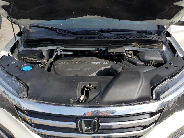 Photo 11 from auction – 2017 HONDA PILOT TOUR with VIN 5FNYF6H91HB080607