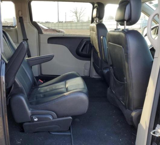 Photo 11 from auction – 2014 CHRYSLER TOWN & COU with VIN 2C4RC1CG9ER426098