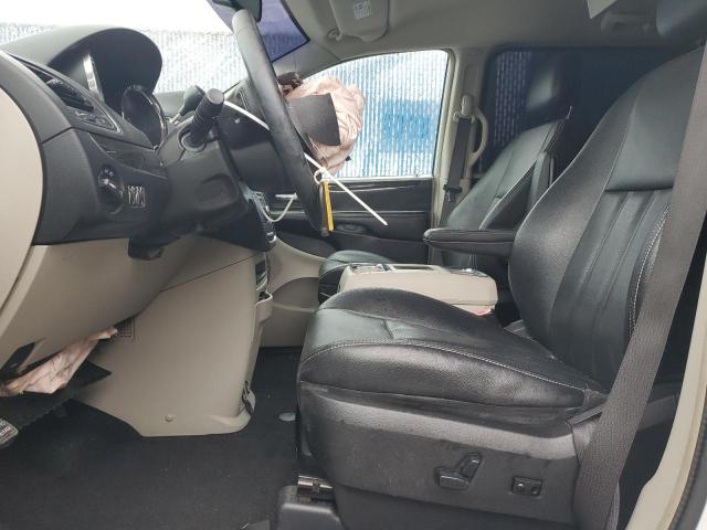 Photo 7 from auction – 2015 CHRYSLER TOWN & COU with VIN 2C4RC1BG3FR552041