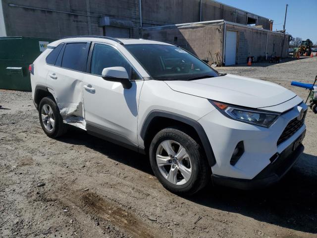 Снимка 4 от търг – 2019 TOYOTA RAV4 XLE с VIN JTMP1RFV3KD018264