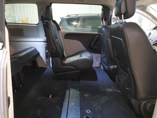 Photo 11 from auction – 2016 CHRYSLER TOWN & COU with VIN 2C4RC1BG5GR297765