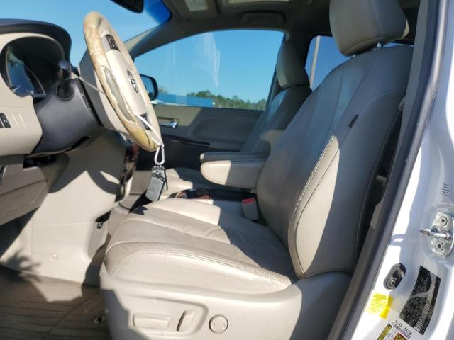 Photo 7 from auction – 2013 TOYOTA SIENNA XLE with VIN 5TDYK3DC3DS323237