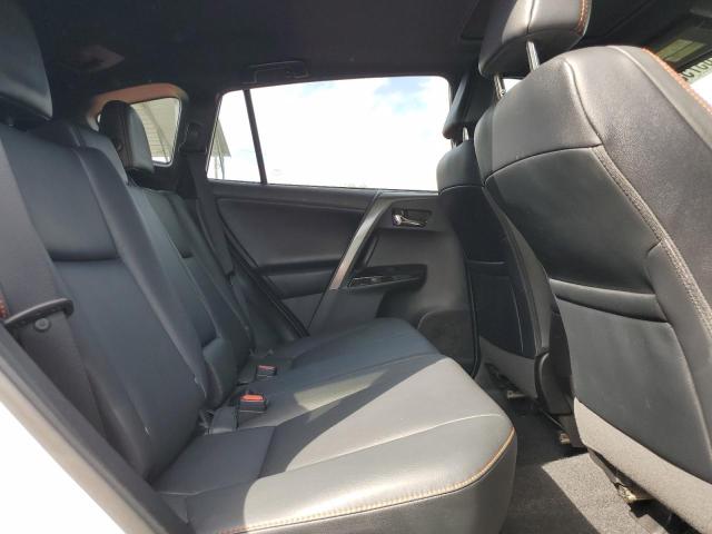 Photo 11 from auction – 2018 TOYOTA RAV4 SE with VIN 2T3JFREV3JW706033