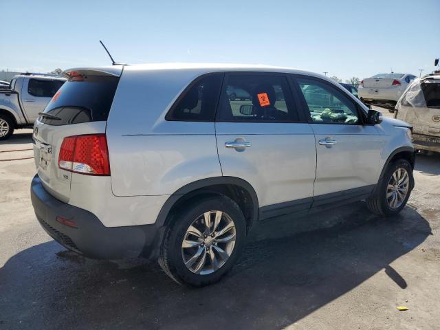 Photo 3 from auction – 2011 KIA SORENTO EX with VIN 5XYKU4A12BG012708
