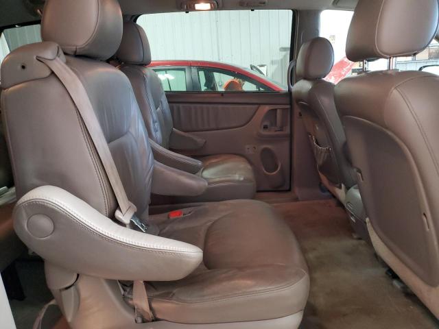 Photo 11 from auction – 2007 TOYOTA SIEANNA with VIN 5TDBK22C27S000773