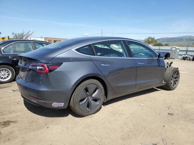 Снимка 3 от търг – 2018 TESLA MODEL 3 с VIN 5YJ3E1EA1JF025711