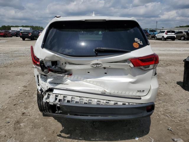 Photo 6 from auction – 2017 TOYOTA HIGHLANDER with VIN 5TDKZRFH0HS515931