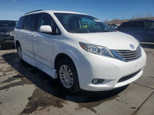 Photo 4 from auction – 2011 TOYOTA SIENNA XLE with VIN 5TDYK3DC7BS007529