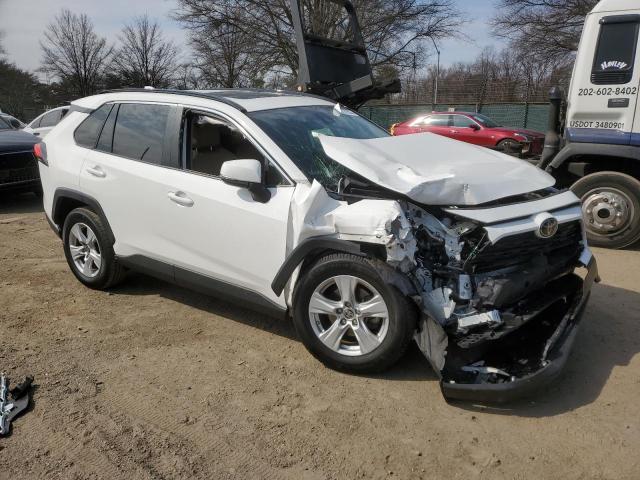 Photo 4 from auction – 2019 TOYOTA RAV4 XLE with VIN JTMP1RFV2KD047559