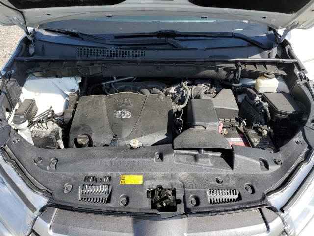 Фото 12 с аукциона – 2018 TOYOTA HIGHLANDER с VIN 5TDJZRFH1JS894696