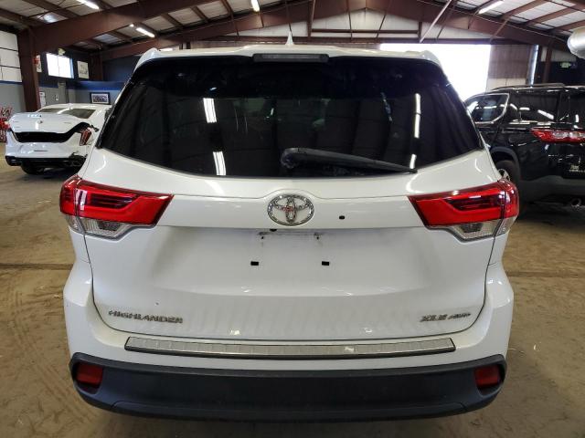 Photo 6 from auction – 2018 TOYOTA HIGHLANDER with VIN 5TDJZRFH6JS844912