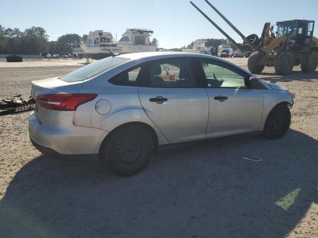 Снимка 3 от търг – 2015 FORD FOCUS S с VIN 1FADP3E23FL345030