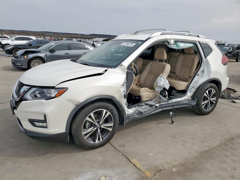 NISSAN ROGUE S 2018 with VIN JN8AT2MT0JW452755 - Photo from auction