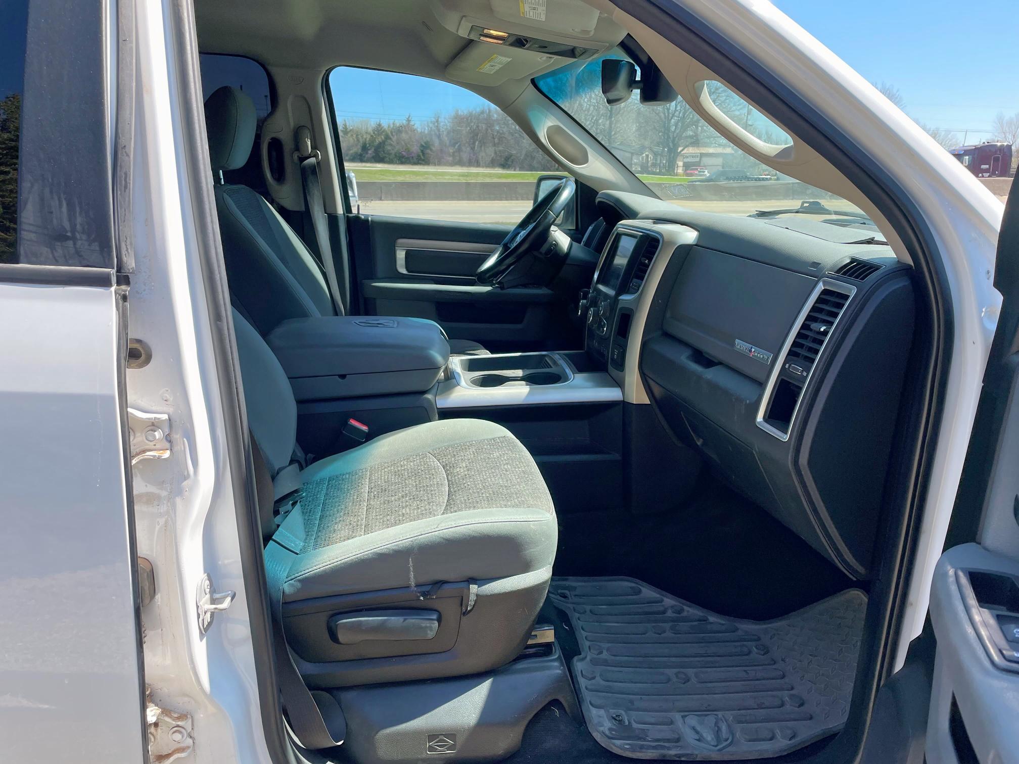 Photo 5 from auction – 2018 RAM 1500 SLT with VIN 1C6RR7LM0JS227044