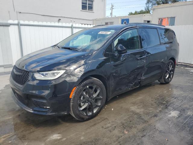 CHRYSLER PACIFICA L 2025 with VIN 2C4RC1GG0SR529545 - Photo from auction