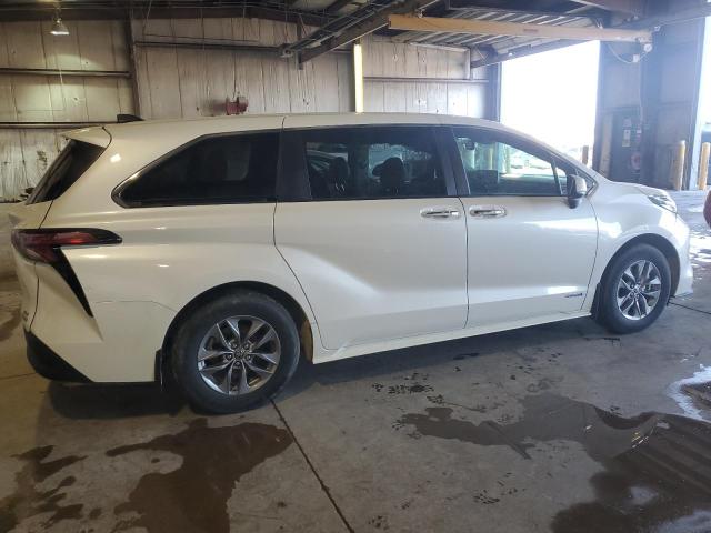 Photo 3 from auction – 2021 TOYOTA SIENNA XLE with VIN 5TDYRKEC1MS031672