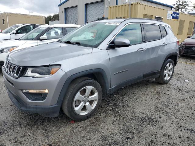 JEEP COMPASS LA 2018 with VIN 3C4NJCBB5JT263110 - Photo from auction
