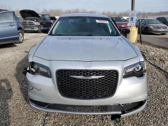 Photo 5 from auction – 2019 CHRYSLER 300 TOURIN with VIN 2C3CCAAG2KH654488