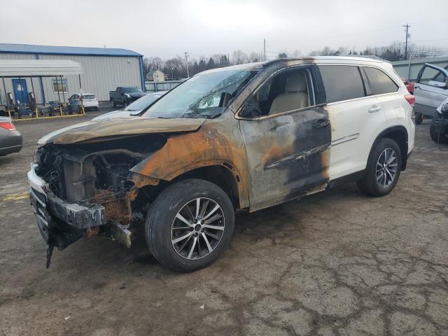 TOYOTA HIGHLANDER 2019 with VIN 5TDJZRFH1KS714893 - Photo from auction