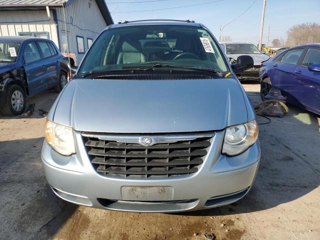 Photo 5 from auction – 2005 CHRYSLER TOWN & COU with VIN 2C4GP54L45R268140