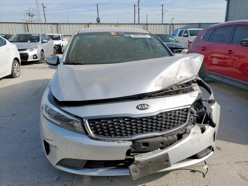 Photo 5 from auction – 2017 KIA FORTE LX with VIN 3KPFK4A7XHE065108