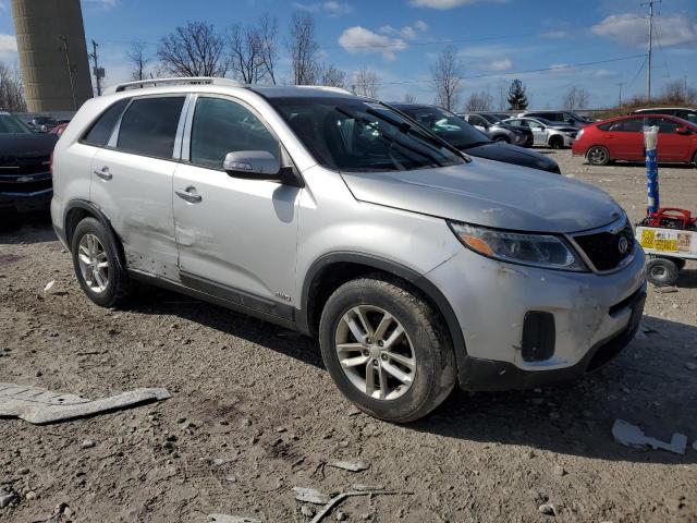 Photo 4 from auction – 2015 KIA SORENTO LX with VIN 5XYKTDA70FG622698