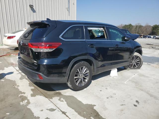 Photo 3 from auction – 2018 TOYOTA HIGHLANDER with VIN 5TDKZRFH5JS542628
