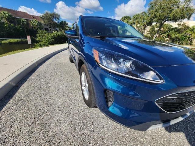 FORD ESCAPE SE 2020 с VIN 1FMCU9G60LUA09015 - Снимка от търг