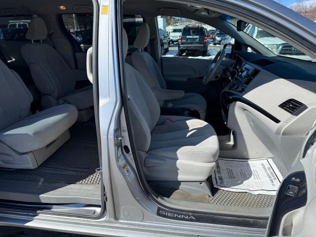 Photo 5 from auction – 2011 TOYOTA SIENNA LE with VIN 5TDJK3DC6BS028938