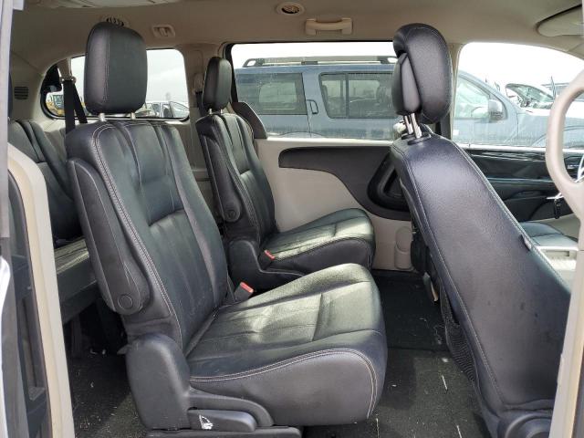 Photo 10 from auction – 2016 CHRYSLER TOWN & COU with VIN 2C4RC1BG7GR300097