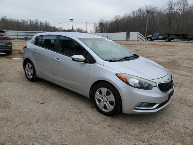Photo 4 from auction – 2016 KIA FORTE LX with VIN KNAFK5A85G5547894