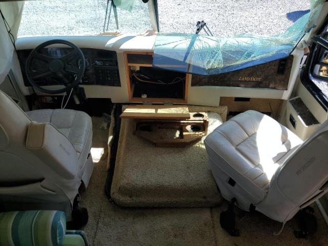 Photo 9 from auction – 1997 CHEVROLET P30 with VIN 1GBLP37J6T3315806