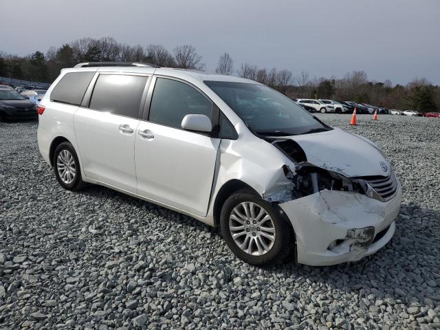 Photo 4 from auction – 2015 TOYOTA SIENNA XLE with VIN 5TDYK3DC6FS600837
