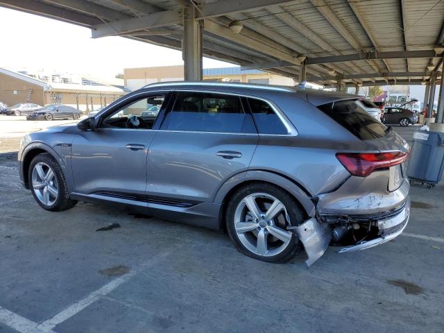 Снимка 2 от търг – 2019 AUDI E-TRON PRE с VIN WA1LAAGE2KB009835