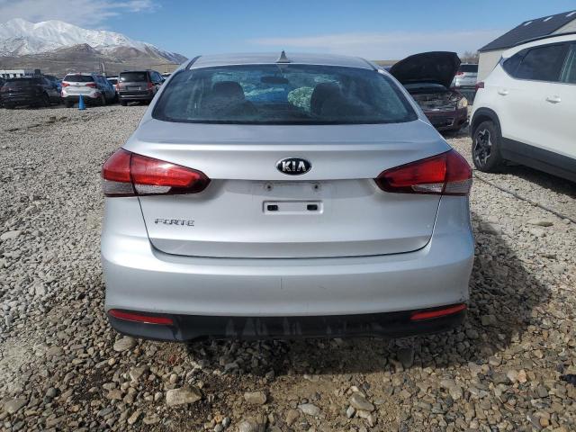 Снимка 6 от търг – 2017 KIA FORTE LX с VIN 3KPFK4A78HE010026